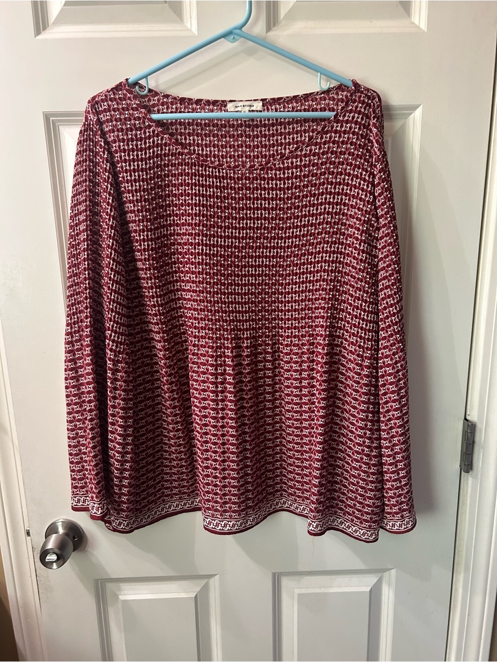 Women’s Max Studio red Patterned Long-Sleeve blouse